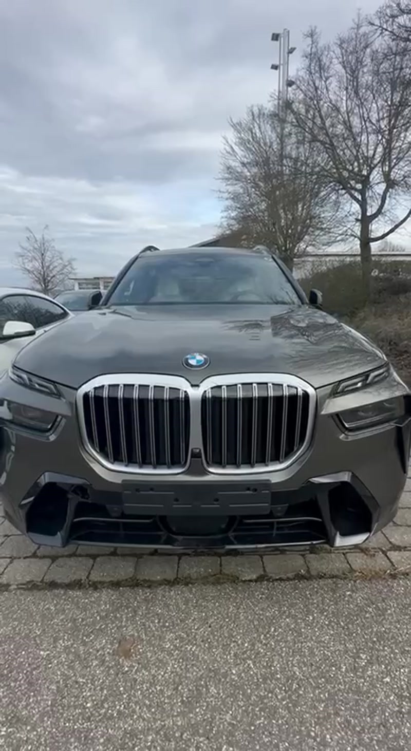 Обзор видео - BMW X7